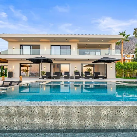 Serenity Blue Luxury 7 Bedrooms *