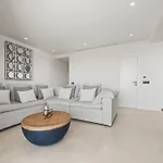 Serenity Blue Luxury 7 Bedrooms Villa