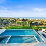 Serenity Blue Luxury 7 Bedrooms Villa *