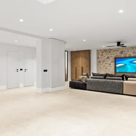 Serenity Blue Luxury 7 Bedrooms Vila